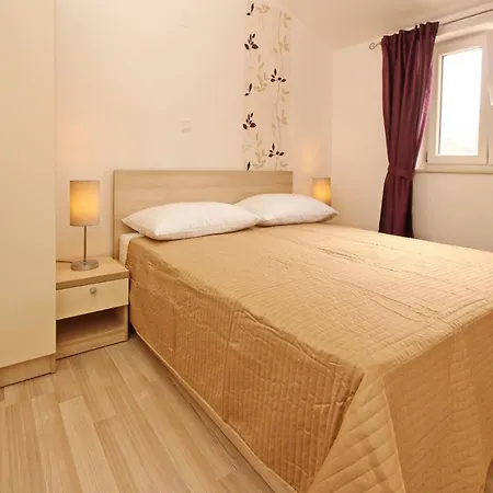 Gorica 2 Konukevi 4*