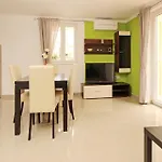 Gorica 2 4* バスカ