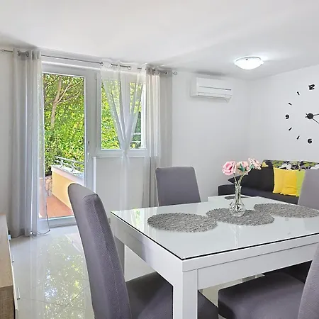 Gorica 2 Πανσιόν 4*